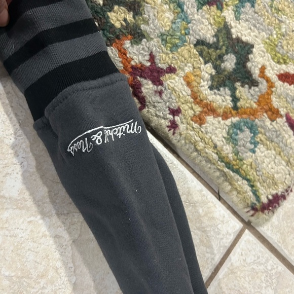 Mitchell and Ness Phila 76ers zip up jacket. Mens size small. - Picture 4 of 4